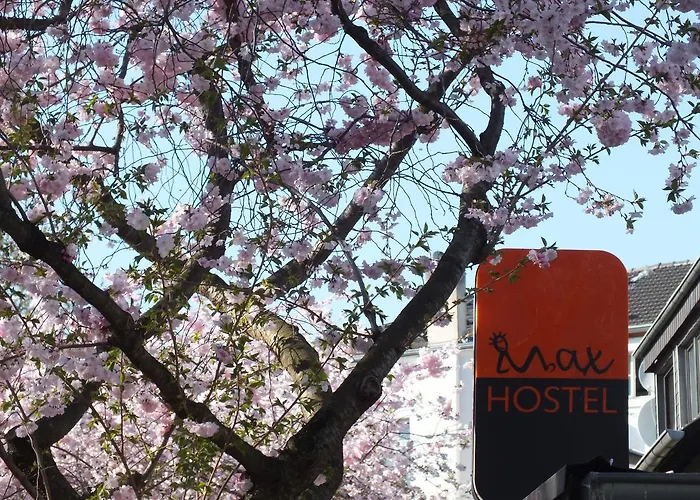 Max Hostel
