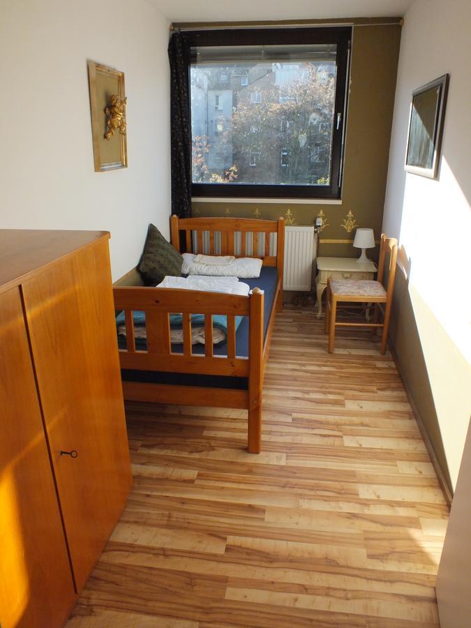 Hostel Max *