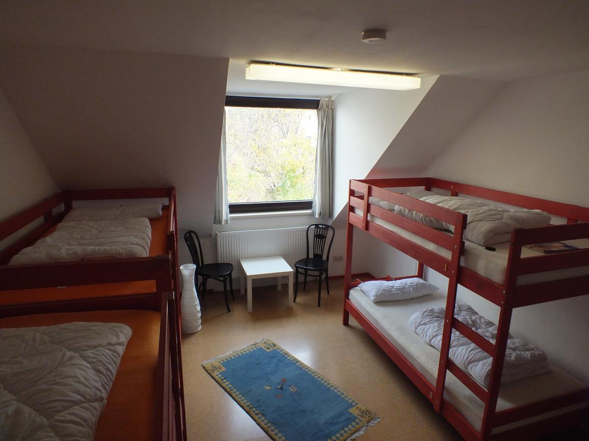 Hostel Max *