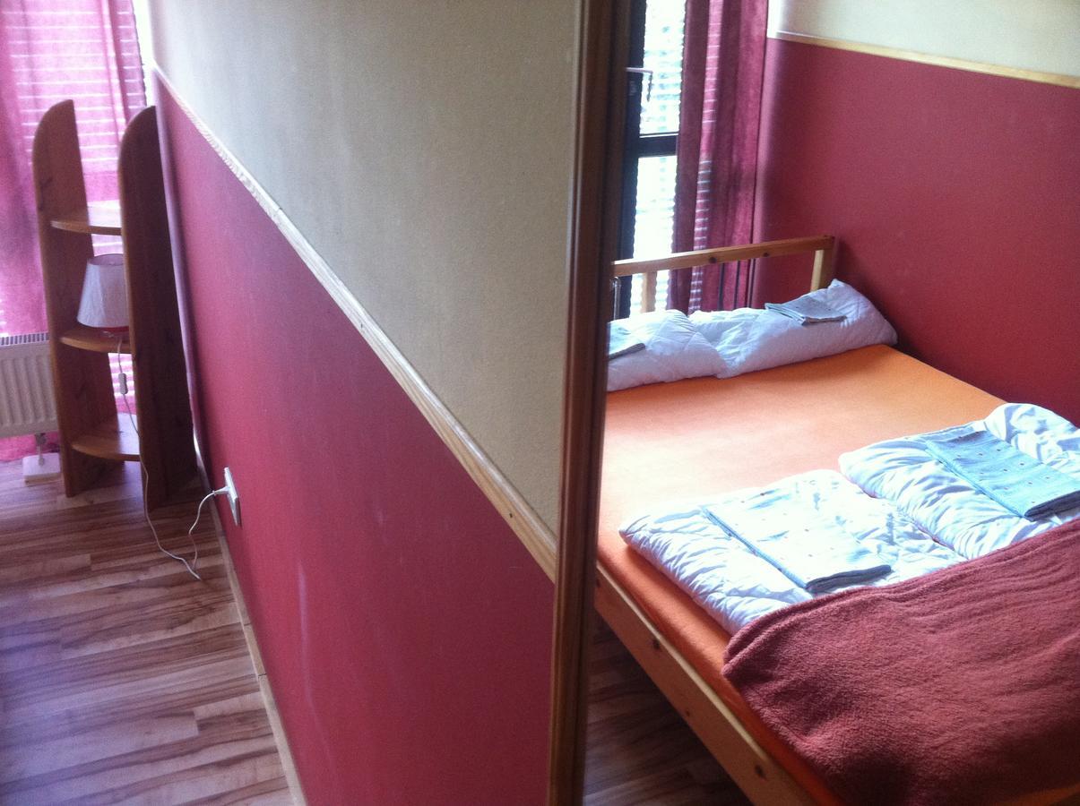 Hostel Max *